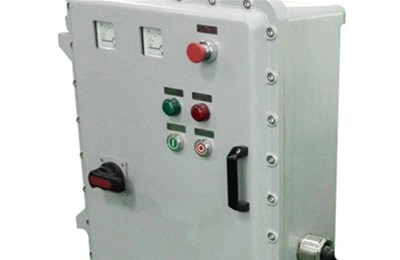 正壓防爆配電柜的柜體安裝有以下六項內(nèi)容：